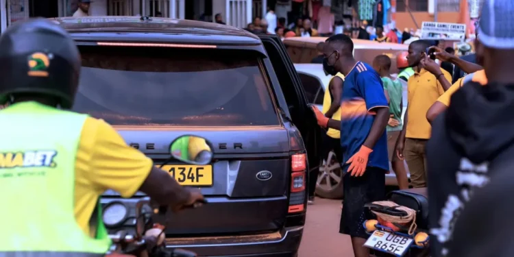 Spice Diana yongeye kwibwa indorerwamo y’imodoka ku nshuro ya gatanu