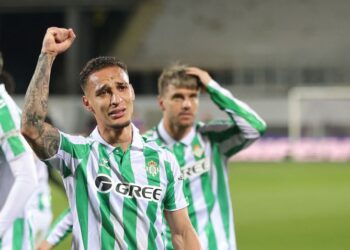 Antony yihanangirije abamunenze ubwo yari mu ikipe ya Manchester United, arira amarira y’ibyishimo