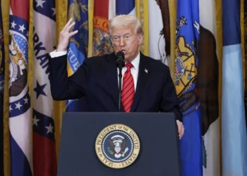 Umucamanza ahagaritse gahunda ya Trump yo kugabanya abakozi ba Leta ku bwinshi