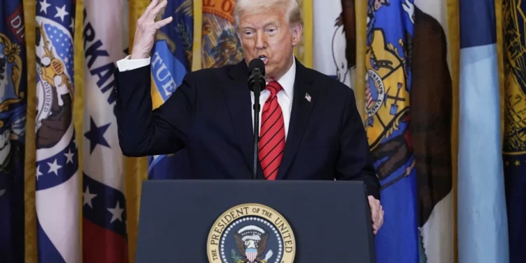 Umucamanza ahagaritse gahunda ya Trump yo kugabanya abakozi ba Leta ku bwinshi