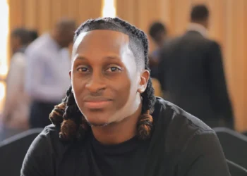 Bruno K ateguye ibikorwa by’ubugiraneza no gushora imari mu mitungo itimukanwa nyuma y’igitaramo cya Ekiboozi