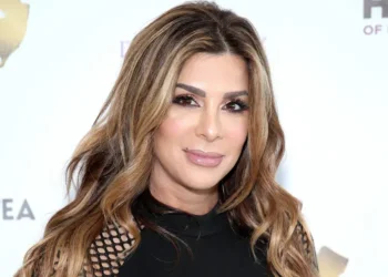 Siggy Flicker yihanangirije Kanye West: “Karma igiye kumugwaho kubera imvugo ye isesereza abayahudi”