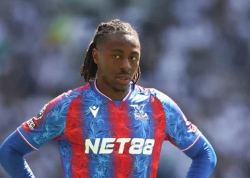 Arsenal yatangiye ibiganiro byo gushaka Eberechi Eze