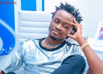 Bahati yongeye gutungurana: yagaragaye yambaye imyenda y’abagore, bitera urujijo n’impaka