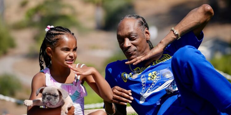 Snoop Doggy yafunguriye imbwa ye nshya konti ya Instagram