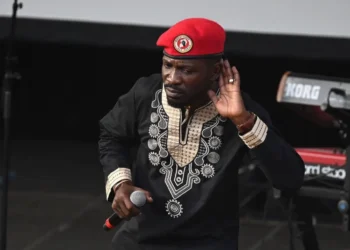 Frank Gashumba atangaje ko Bobi Wine ari we munyagihugu rukumbi wo muri Uganda wamenyekanye ku rwego mpuzamahanga