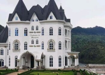 Hotel Château Le Marara yahagaritswe byagateganyo na RDB