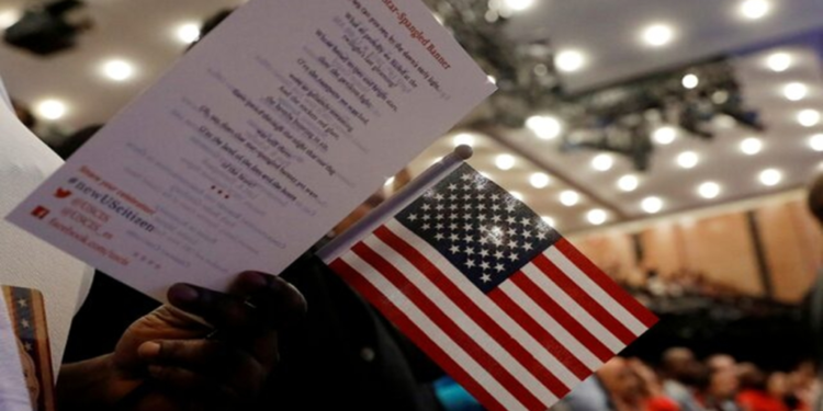 Abahawe Green Card bahindutse Abanyamerika bashobora gukurwaho ubwenegihugu bwa Amerika