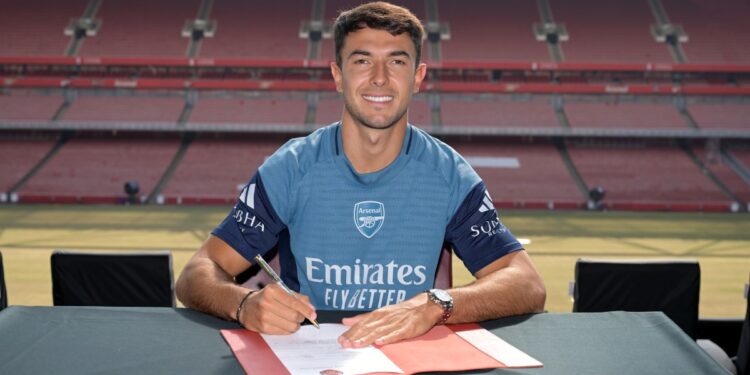 Arsenal FC yasinyishije umukinnyi wo hagati Martin Zubimendi ku masezerano y’imyaka itanu