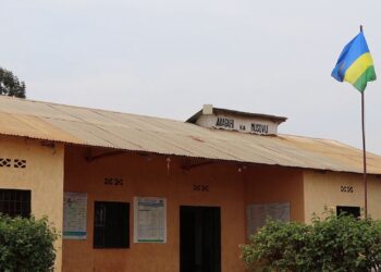 Bugesera: Umusaza aratabaza kubera inkoni yakubiswe kubwo kutitwaza ibikoresho by’umuganda