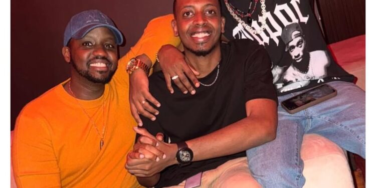 1:55 AM yashyizeho “Standard Recording Deal”, imaze kwakira ubusabe bw’abahanzi batanu.