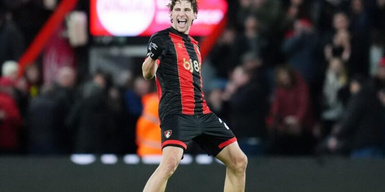 Ikipe Paris Saint-Germain vuba aha irasinyisha myugariro Ilya Zabarnyi