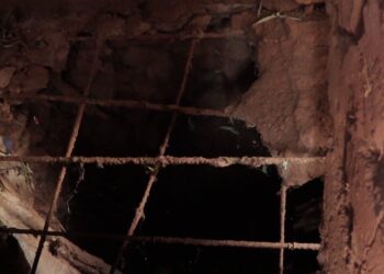 Kamonyi: Abatishoboye i Kabagesera babangamiwe n’umunuko w’ubwiherero bwangiritse