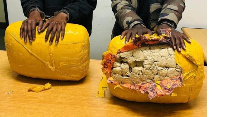 Kigali: Abagabo babiri bafatiwe mu Murenge wa Kanyinya bafite ibilo 30 by’urumogi