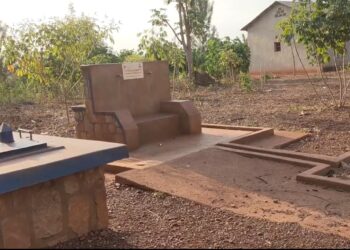 Nyabikokora: Abaturage bavuga ko amavomero ahari ari aya baringa kuko amazi aza rimwe na rimwe