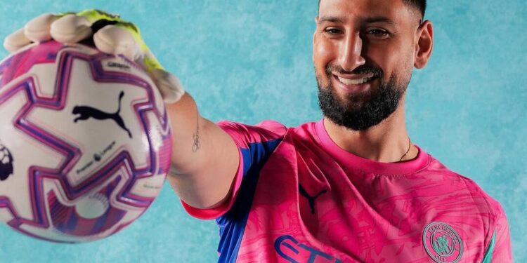 Gigio Donnarumma yakoze imyitozo ye ya mbere muri Manchester City