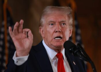 Trump yavuze ko guhagarika kugura peteroli iva mu Burusiya byahagarika intambara yo muri Ukraine