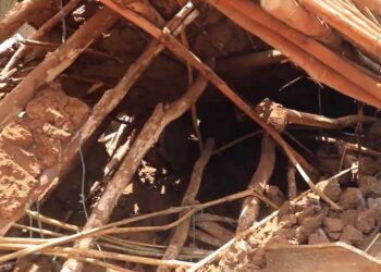 Gisagara: Umuryango utuye mu Kagari ka Akaboti uratabaza, nyuma yo gusenyerwa n’ibiza