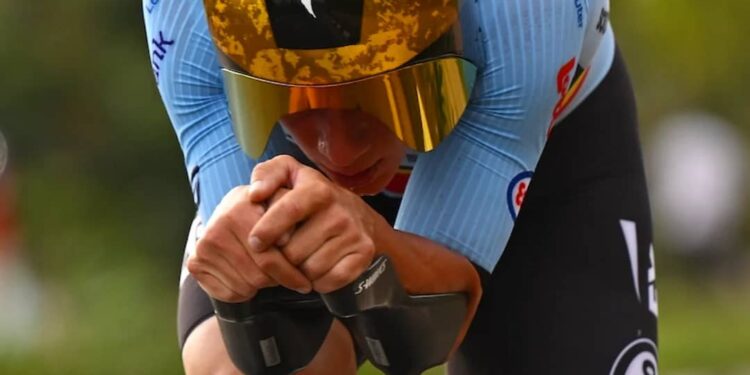 Pogacar ku munsi wa mbere abuze umudali ari we wari uhanzwe amaso