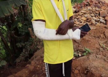 Ngororero: Umuturage arashinja Gitifu kumukubitira mu biro akamuvuna ukuboko