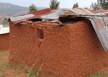 Nyanza: Abaturage ba Ntyazo bari kurara mu byahoze ari ibikoni, nyuma yogusenyerwa n’umuyaga