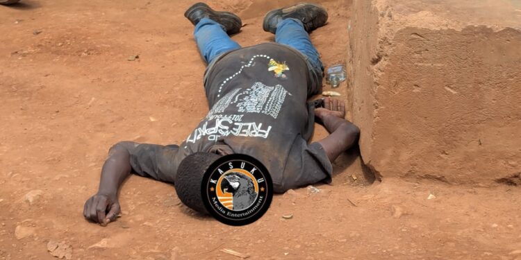 Byimana: Umugabo yisunze itama rimwe ry’icyuma rimukoraho