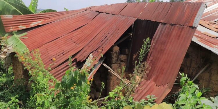 Gakenke: Imvura y’ivanzemo umuyaga mwinshi yasize yangije byinshi