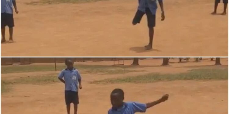 Minisiteri ya Siporo yijeje gufasha umwana ubana n’ubumuga wagaragaje impano idasanzwe yo gukina umupira w’amaguru