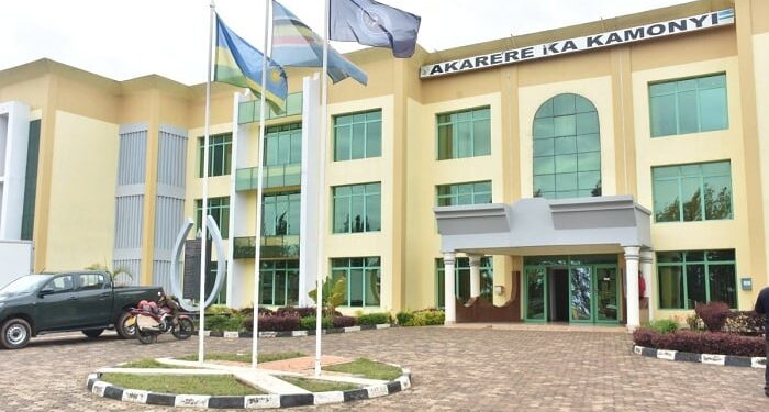 Kamonyi: Umusore w’imyaka 30 y’amavuko yatereranywe n’umuryango we kubera uburwayi bwo mu mutwe