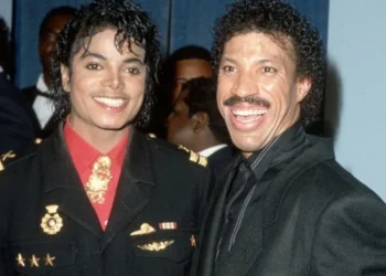 Lionel Richie yahishuye ko Michael Jackson yagiraga umwanda n’impumuro mbi