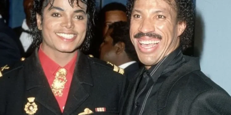 Lionel Richie yahishuye ko Michael Jackson yagiraga umwanda n’impumuro mbi