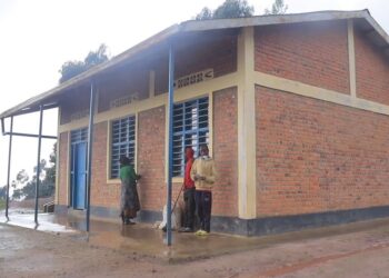 Remera: Ababyeyi baratabaza nyuma yo gufungirwa ishuri ry’inshuke kubera kubura umwalimu