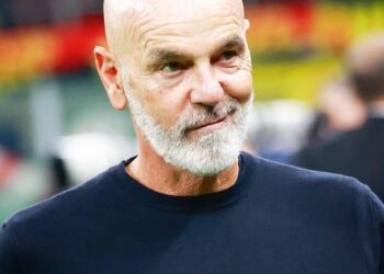 Fiorentina yirukanye umutoza Stefano Pioli, nyuma y’umusaruro muke