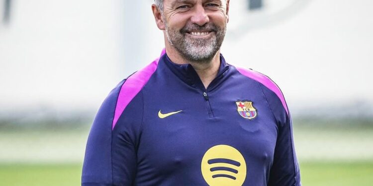 Hansi Flick yahakanye ibihuha by’uko azasohoka muri Barcelona mu mwaka wa 2026