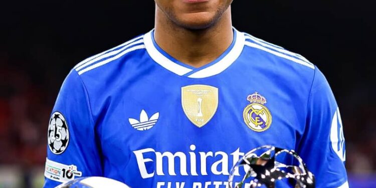 Mbappé yasubizanyije uburakari umunyamakuru wamubazaga niba Real Madrid ari we igenderaho