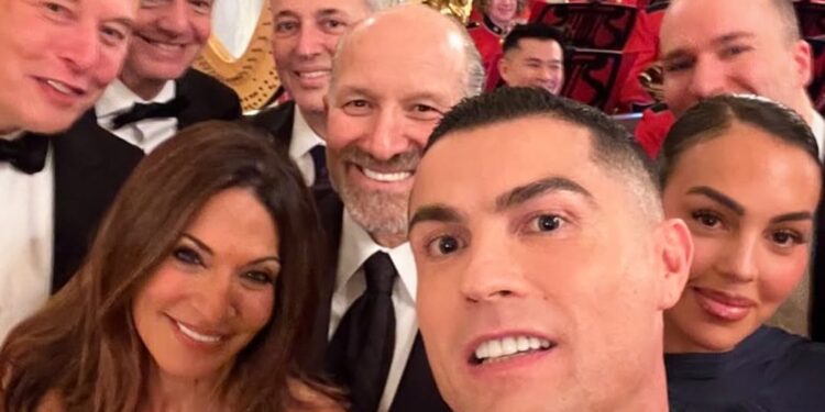 Cristiano Ronaldo yafatiye selfie muri White House nyuma yo gusura Perezida Donald Trump