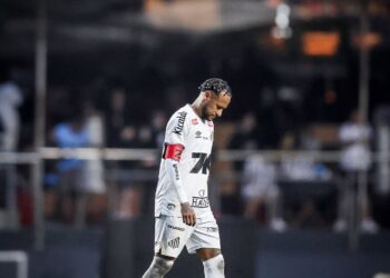 Neymar yongeye kugira ikibazo cy’ivi