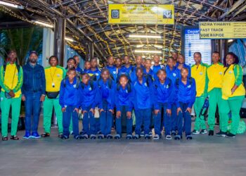 Ikipe y’Abahungu n’Abakobwa b’u Rwanda yerekeje muri Uganda mu marushanwa ya CAF Schools U15