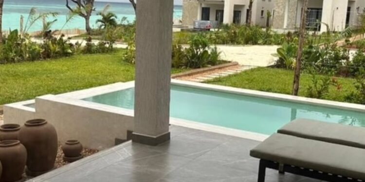 Kizz Daniel n’umuryango we bishimiye umunsi mukuru wa Noheri, bagura inzu i Zanzibar