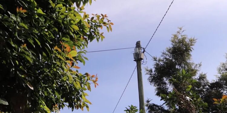 Muhanga: Abatuye Muyebe barinubira REG ku bibazo bya Cash Power