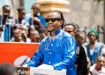 Bruce Melodie yagize icyo asobanura ku ndirimbo “Munyakazi” agiye gushyira hanze vuba aha