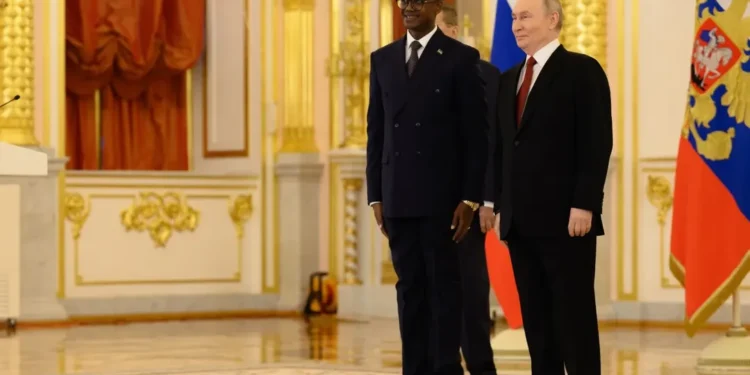 Ambasaderi Joseph Nzabamwita yashyikirije Perezida Putin impapuro zimwemerera guhagararira u Rwanda mu Burusiya