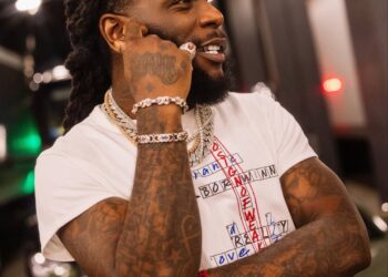 Kubera imikufi n’imitako bihenze cyane yari yambaye byatumye abangamirwa n’abashinzwe umutekano mu gihugu cya Maroc