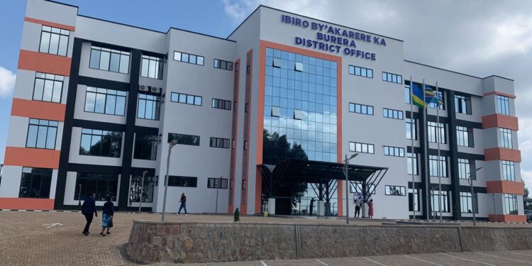 Burera: Inzego z’umutekano ziri gushakisha umugabo ukekwaho kwica umugore we