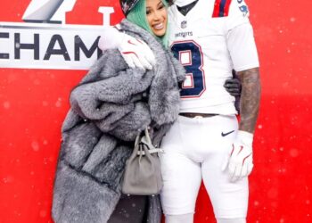 Ibyishimo byari byose kuri Cardi B ubwo yashyigikiraga umukunzi we Stefon Diggs