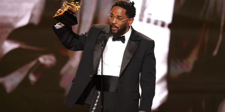 Kendrick Lamar yanditse amateka mu bihembo bya Grammy Awards