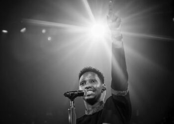 Umuhanzi w’indirimbo zo kuramya no guhimbaza Imana Israel Mbonyi agiye gutaramira mu Bubiligi