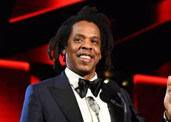 Jay-Z yasobanuye ko ubukire atari bwo bugena umutima w’umuntu