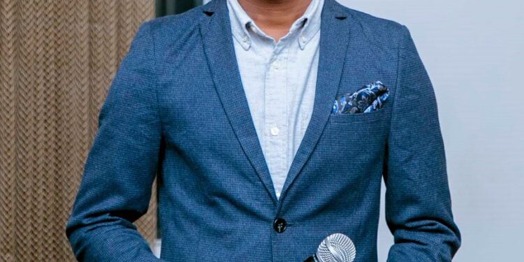 Umunyamakuru Ngabo Roben yinjiye muri FERWAFA mu rwego rw’Itangazamakuru