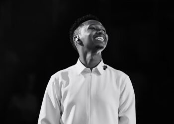 Israel Mbonyi yongeye gutegura igitaramo gikomeye mu Bwongereza nyuma y’iminsi 650